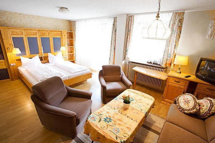 Bogensporthotel "Bad" ไอเซนบาค ภายนอก รูปภาพ